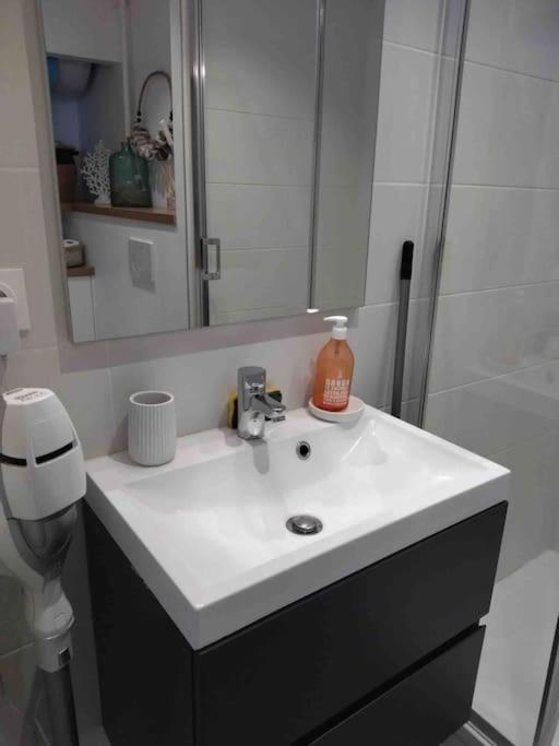 Appt St Tropez ,Magnifique T2, Piscine ,Terrasse, Emplacement Ideal ,Front De Mer, Saint-Tropez Esterno foto